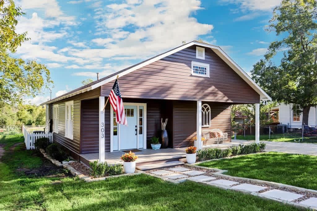 Restored craftsman bungalow in Fayette County, Texas